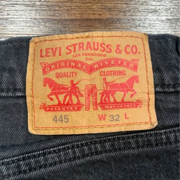 Levi's 445 Men's Sz 32 Black Athletic Fit Jean Short 10"L Denim Stretch Jorts - Picture 2 of 14